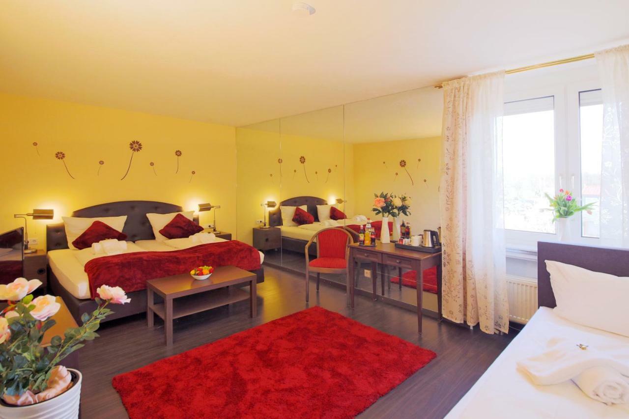 Hotel Kick Rauenberg  Bagian luar foto